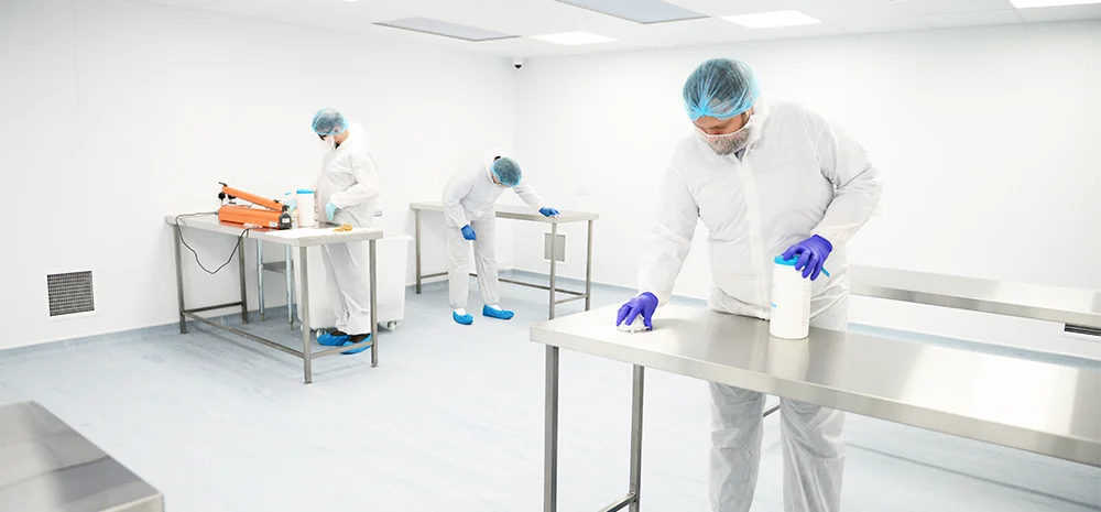 working-in-the-cleanroom-cleaning